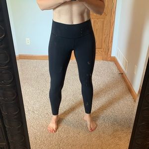 Full length Lululemon wunder under tights